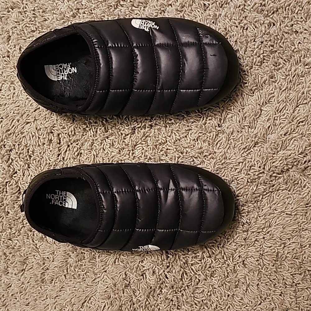 The North Face Thermaball slippers. Black Size 11 Men's